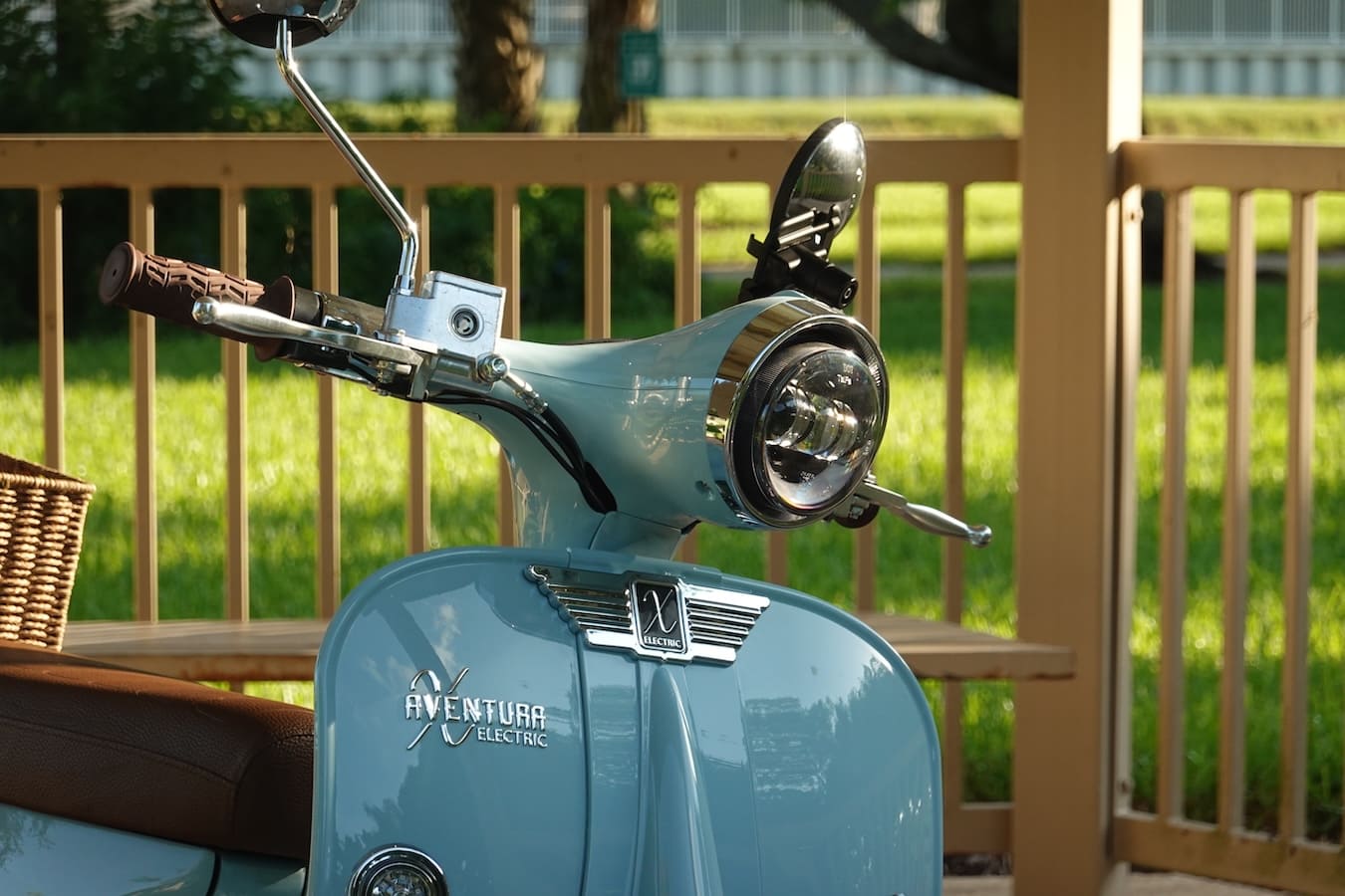 Aventura-X review: Classic Vespa vibes in a modern electric scooter ...