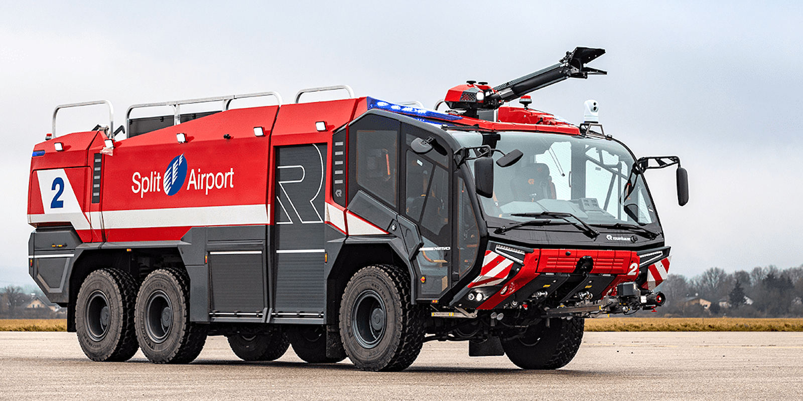 Rosenbauer Panther 6×6 electric fire truck [video]