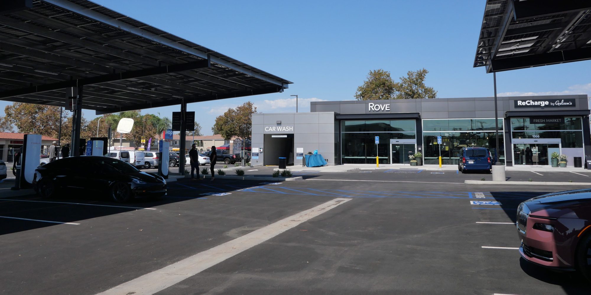 Sneak peek at Rove's first 'full-service' EV charger, opening Oct 15 |  Electrek