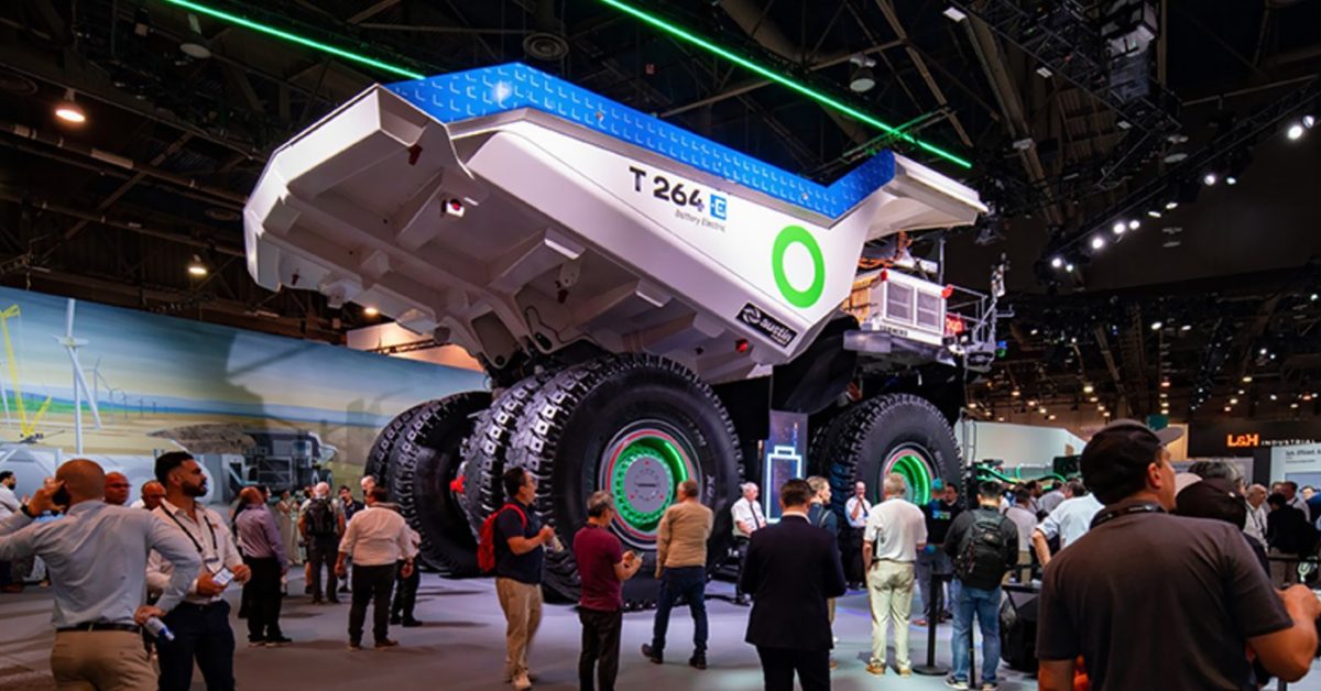 Fortescue Adapts Car Welding Robots to Handle 6 MW Mining Truck Chargers
