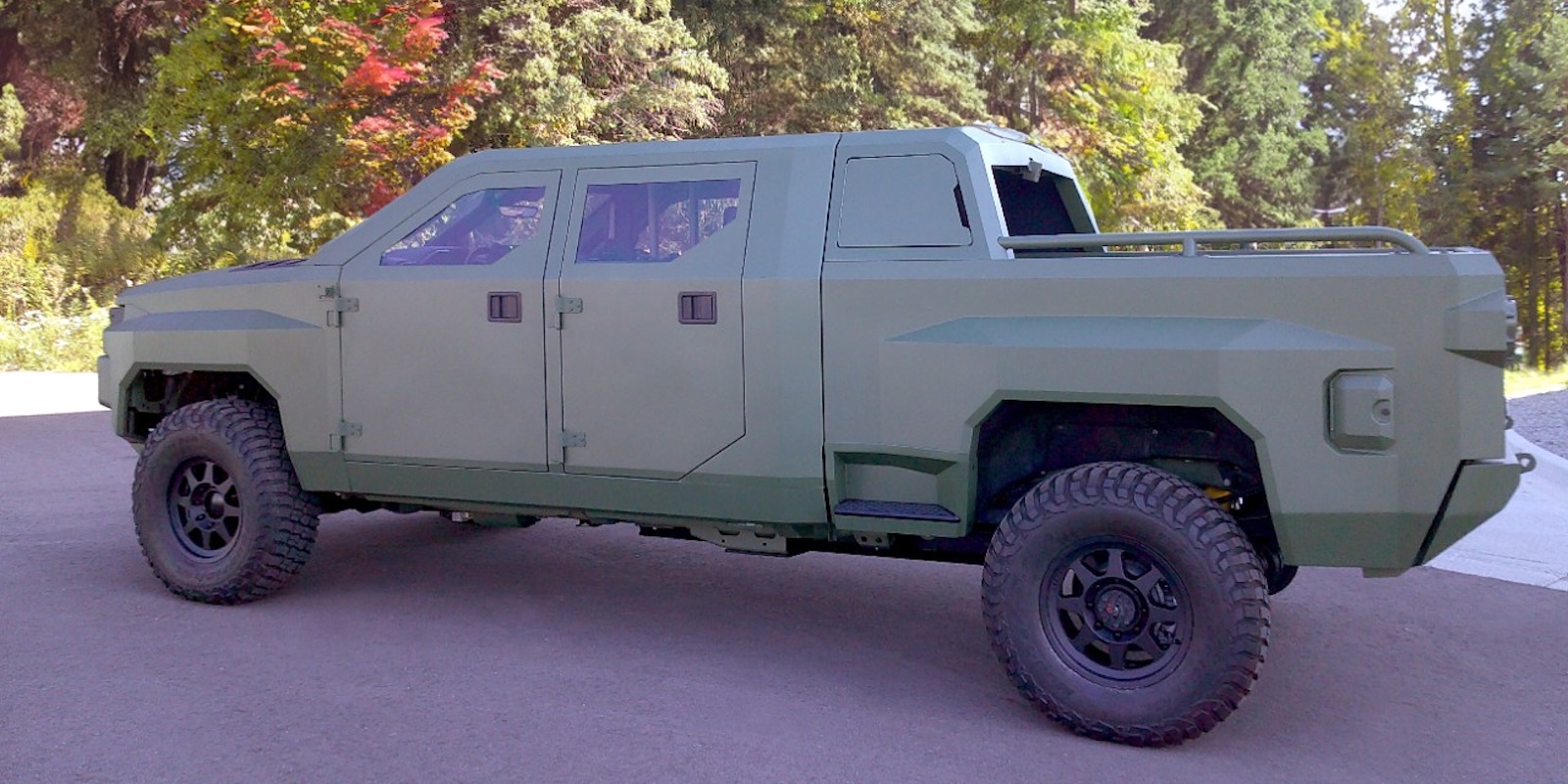 Side view of GM Defense’s Next Gen tactical vehicle