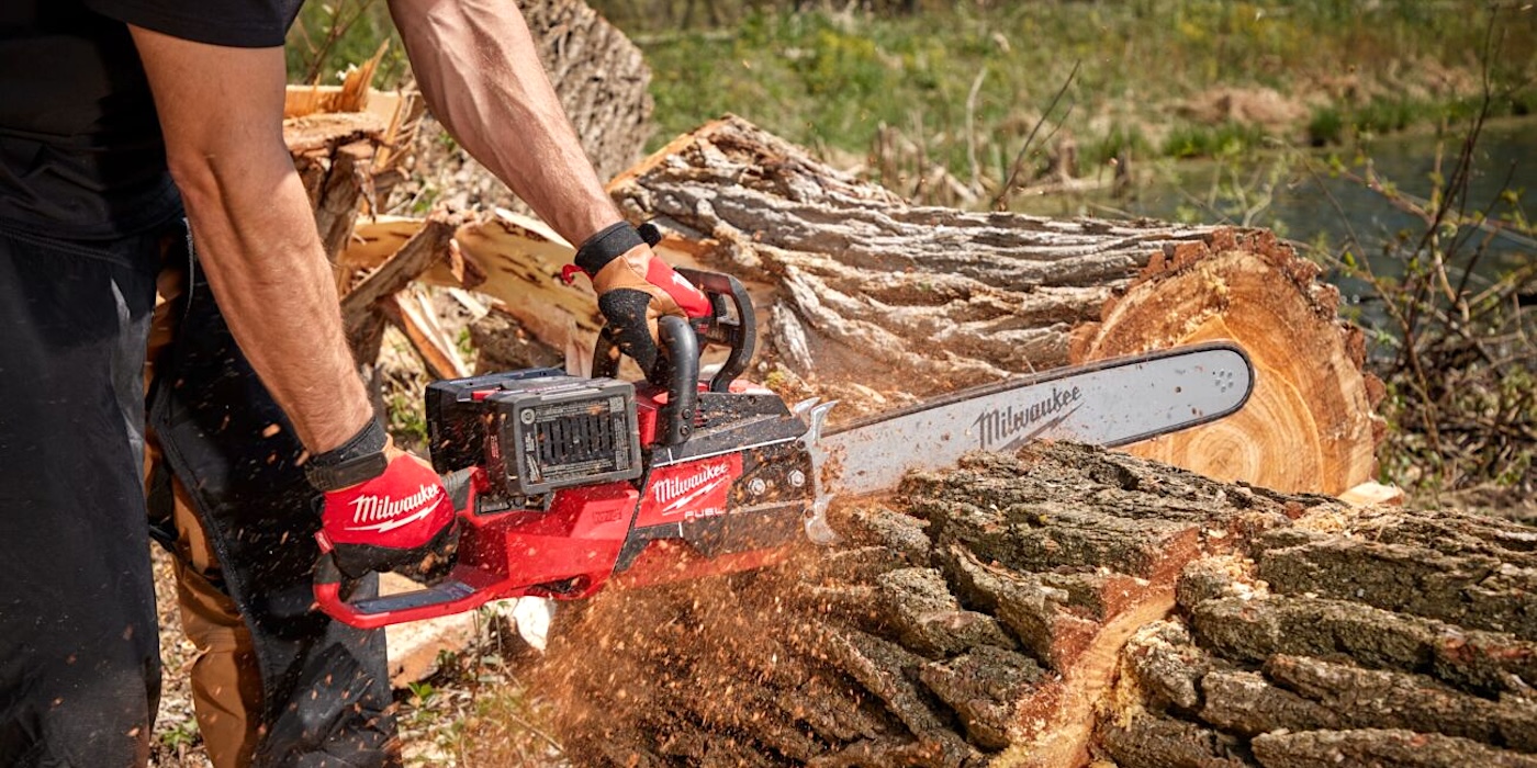 Milwaukee Tool Launches M18 FUEL 20 Inch Dual Battery Chainsaw