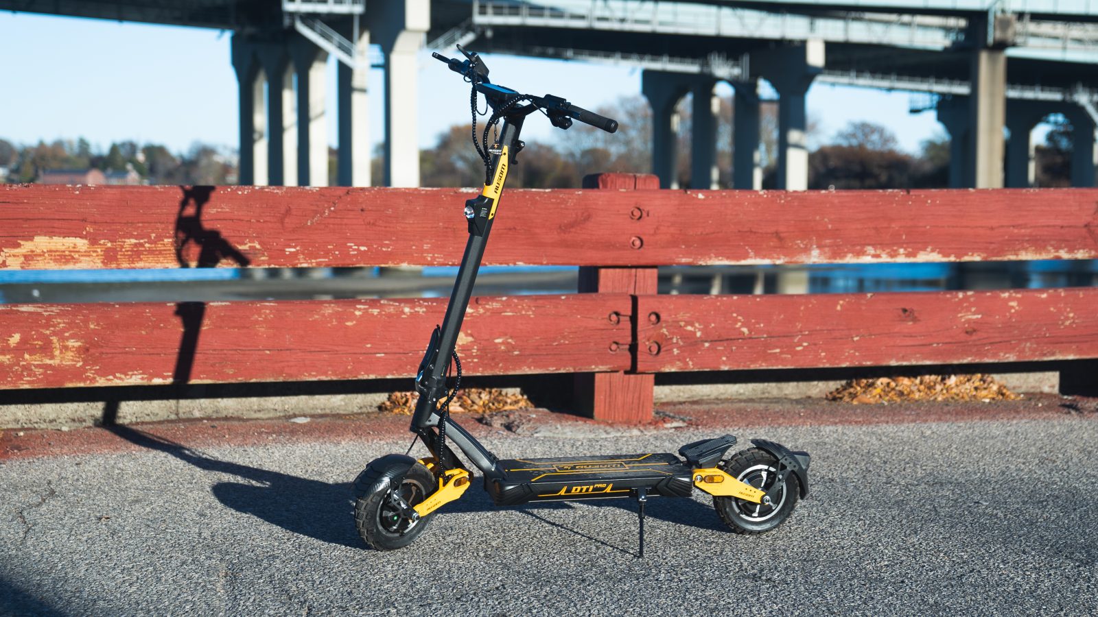 AUSOM’s 41mph scooter: Faster than you’d need yet stable enough to go faster