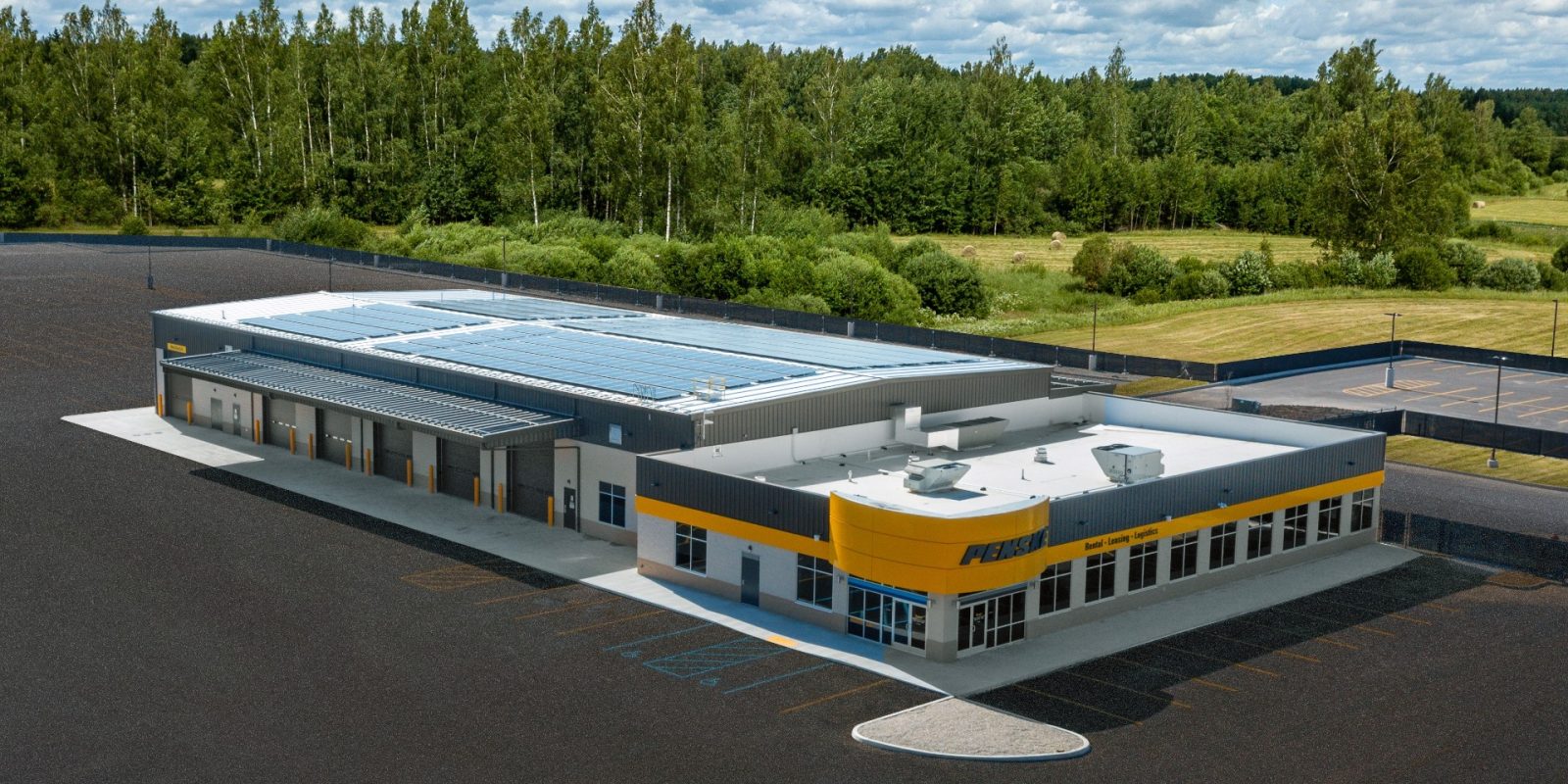 Penske Truck Leasing rooftop solar