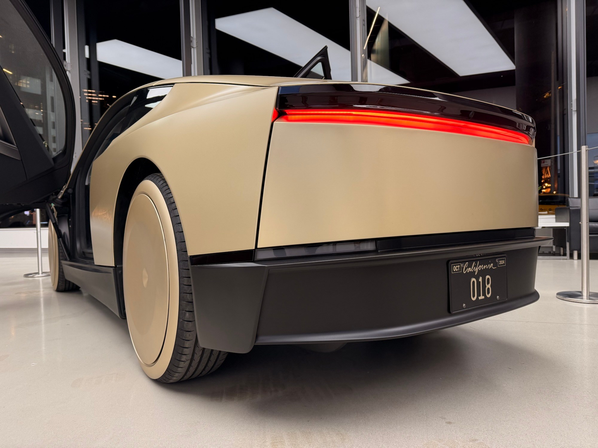 Tesla Cybercab is on display in NYC, here are some closeup photos ...