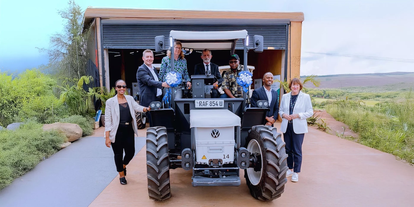 Pilot modern farming with e-tractors: Volkswagen Group Africa announces the start of operations of a multifunctional facility in Africa