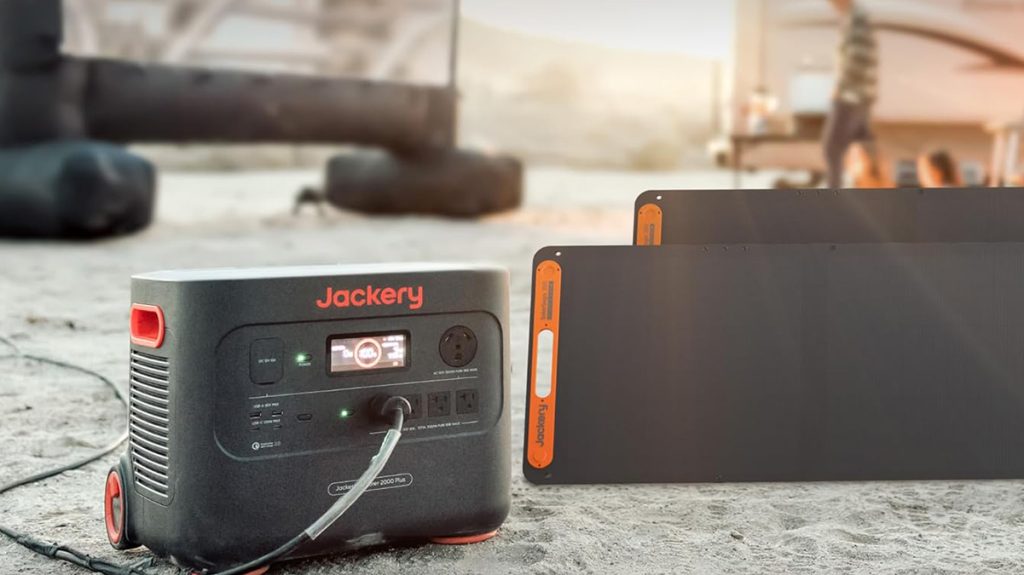 Jackery explorer 2000 plus power station bundle