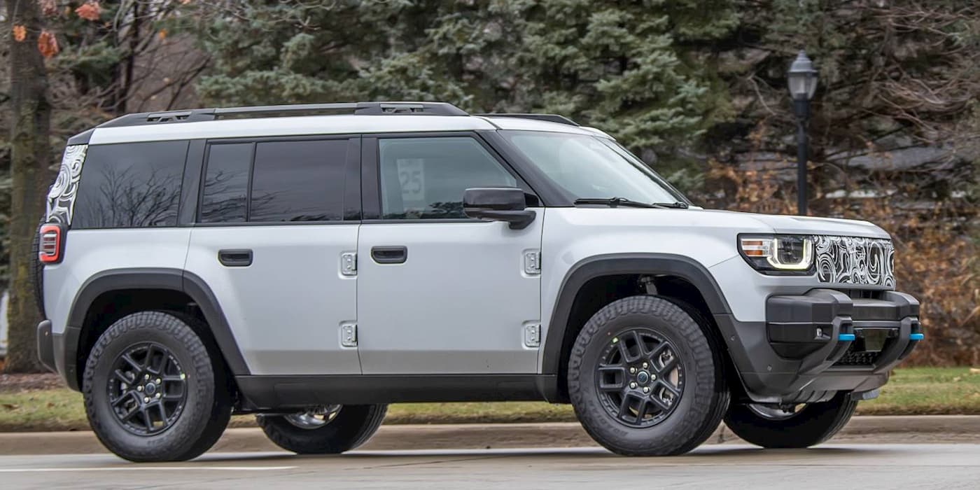 Jeep's-Recon-EV-charging