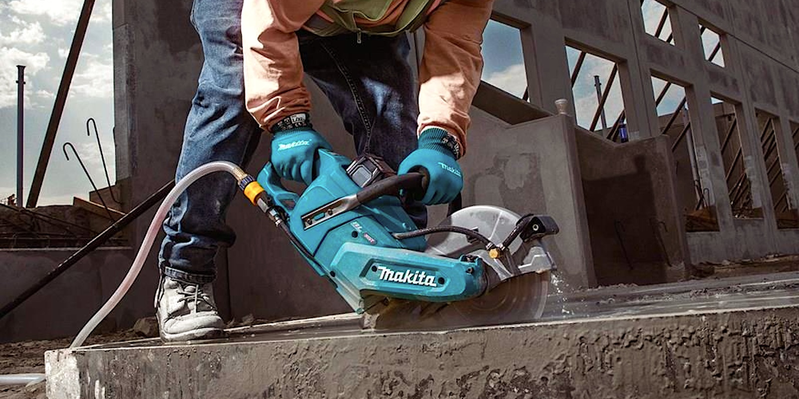 The 40V max XGT 9-in Power Cutter with AFT and Electric Brake (GEC03) has the power to cut through various masonry and metal materials with all the benefits and convenience of cordless operation.