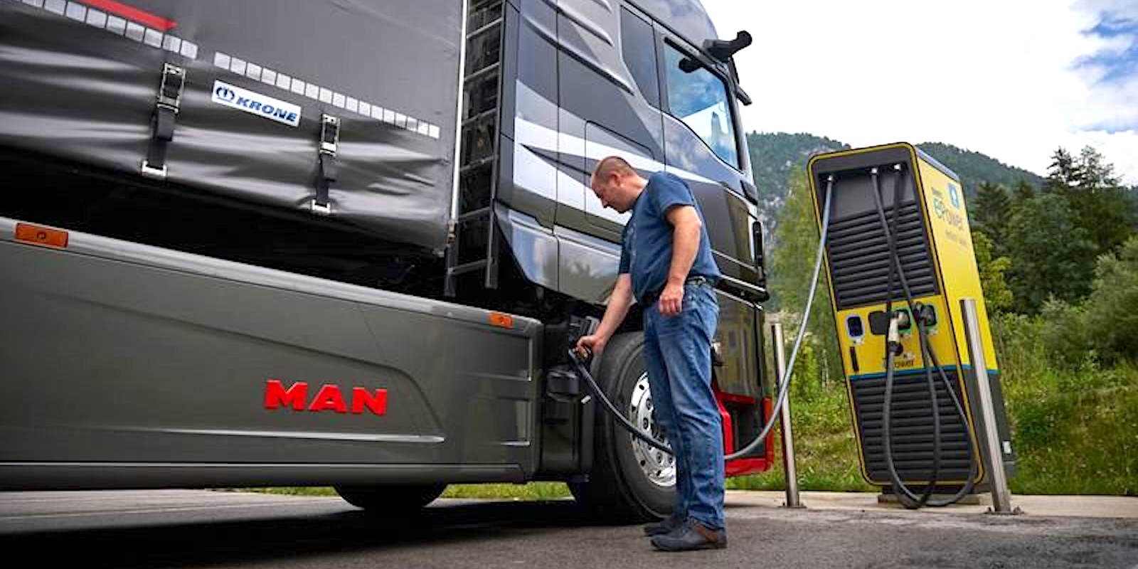 MAN electric truck charging