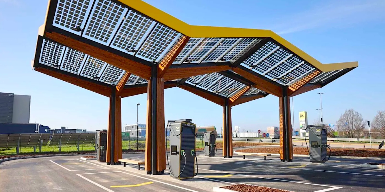 Fastned opens charging park in Italy