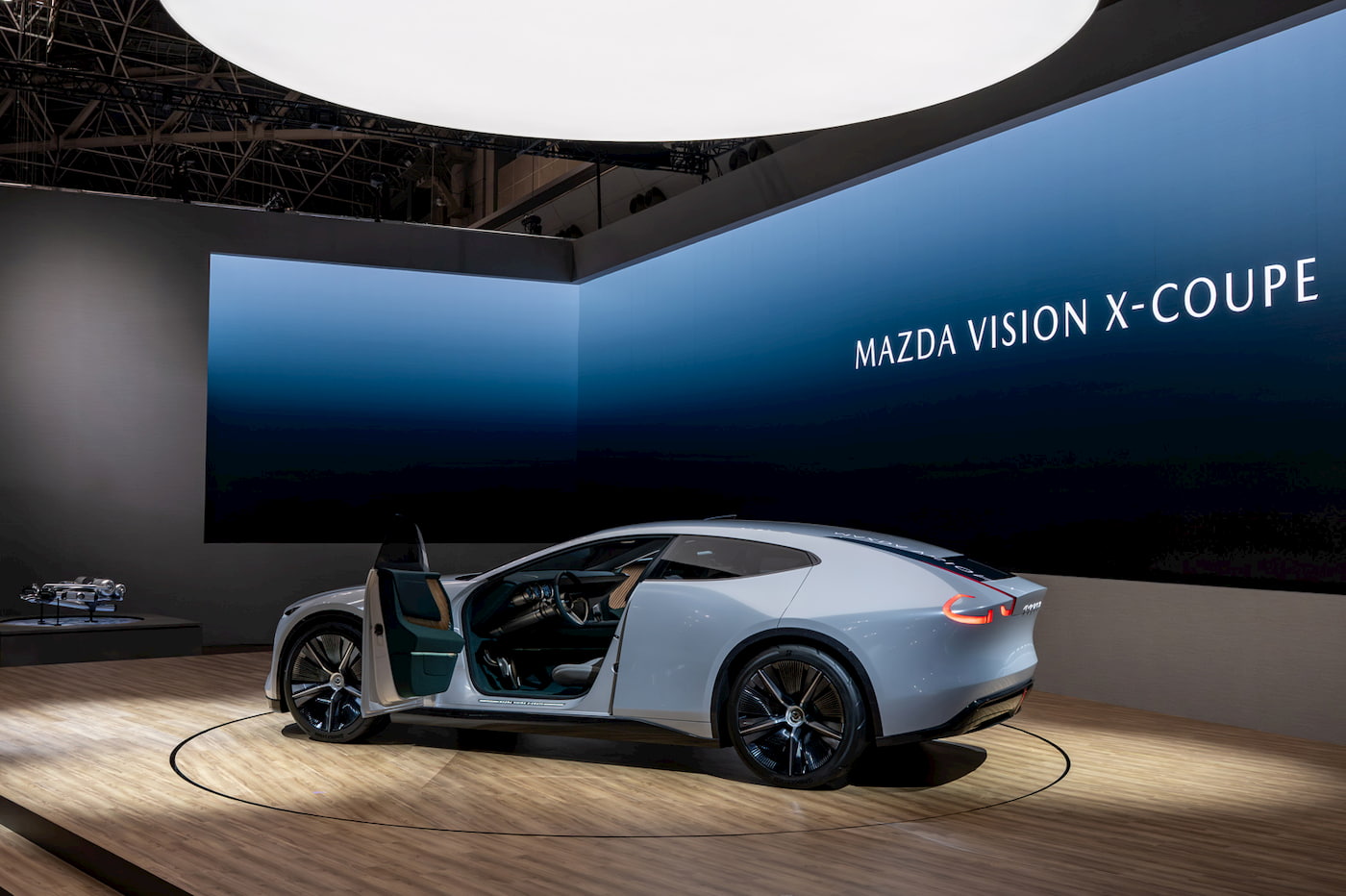 Mazda-Vision-X-Coupe-debut.