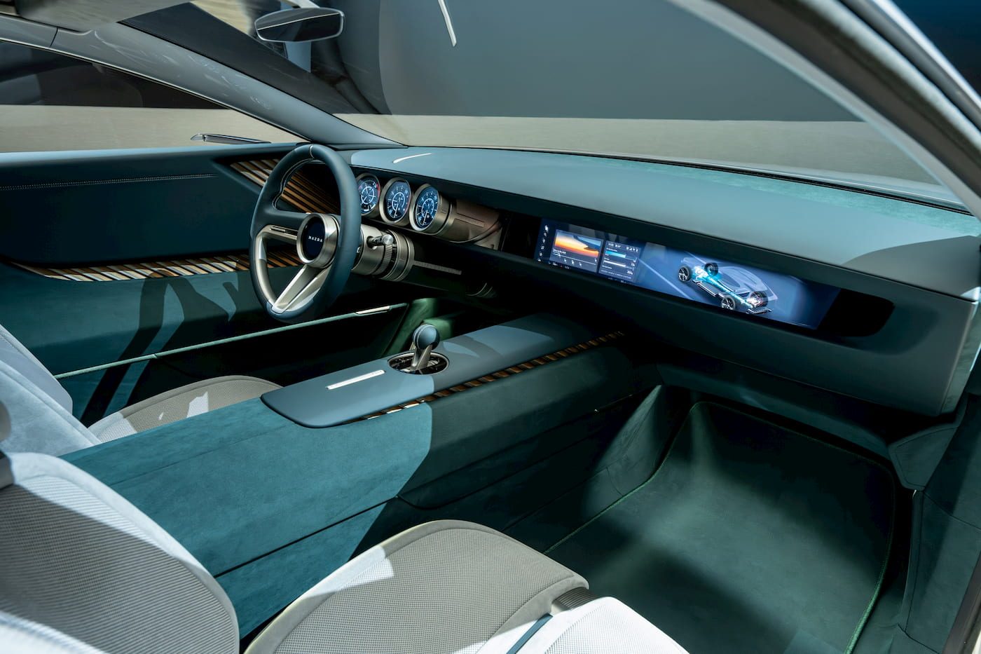 Mazda-Vision-X-Coupe-interior.