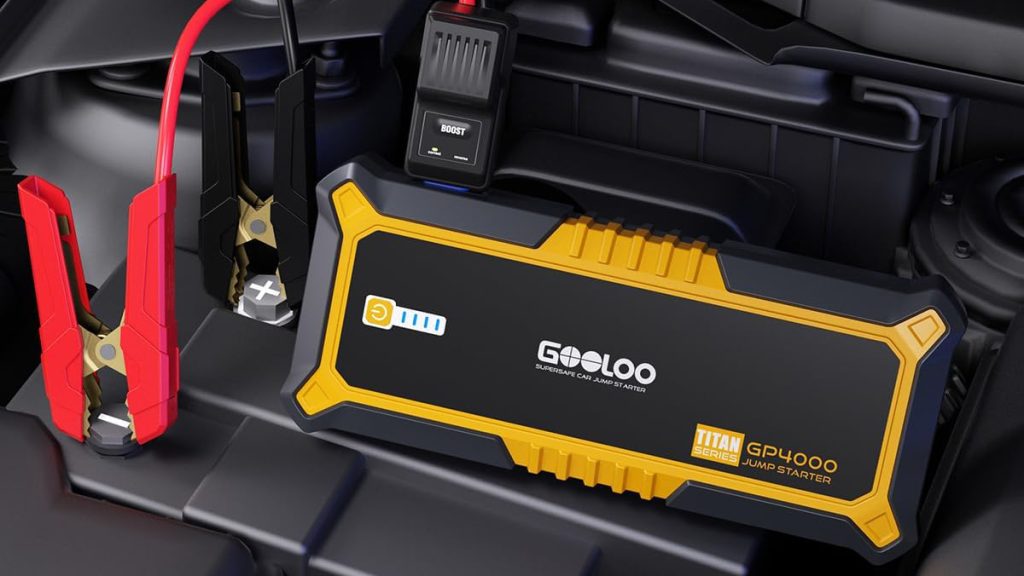 GOOLOO's GP4000 jump started connected to car battery