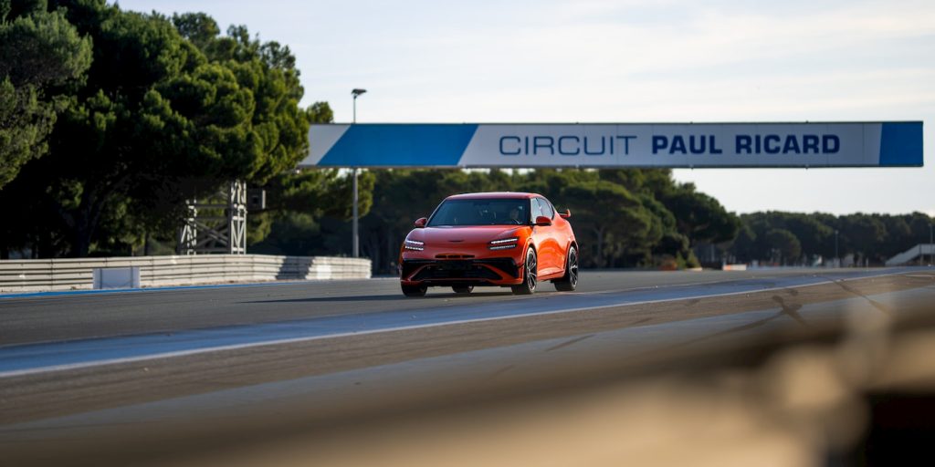 Genesis-GV60-Magma-EV