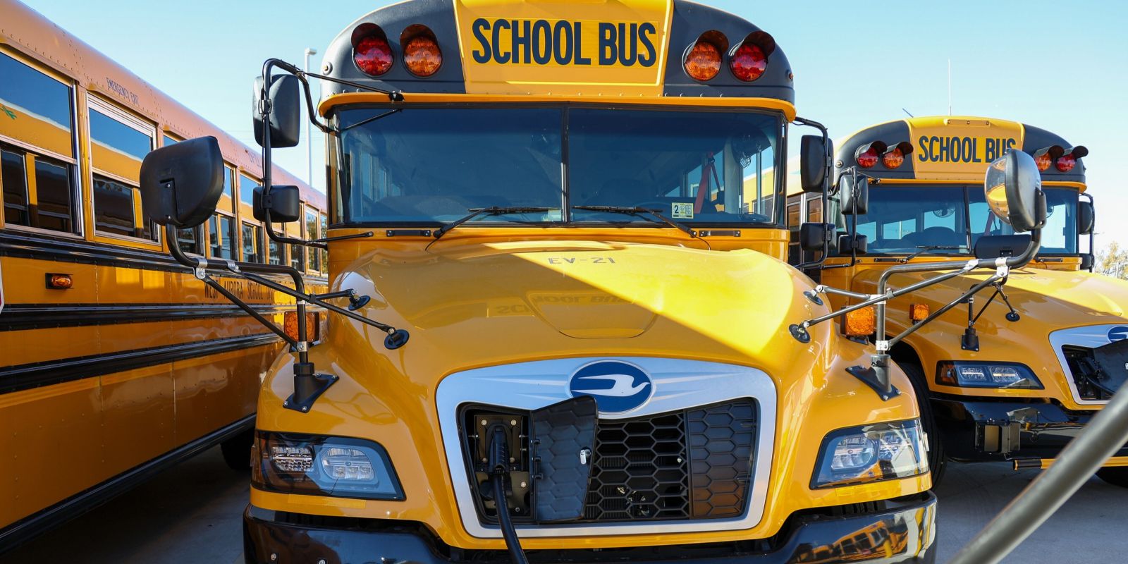 Chicago suburb deploys 27 Blue Bird electric school buses
