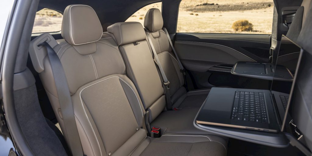 Lucid-Gravity-Touring-interior