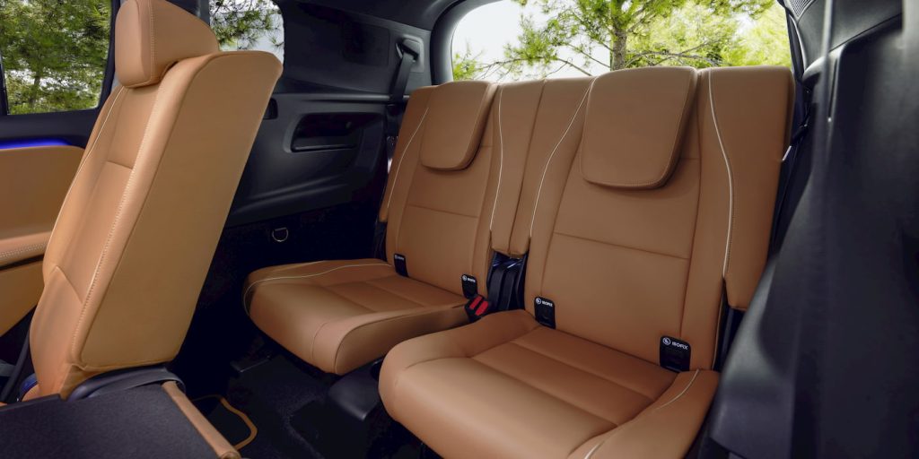 New-Mercedes-GLB-electric-three-row