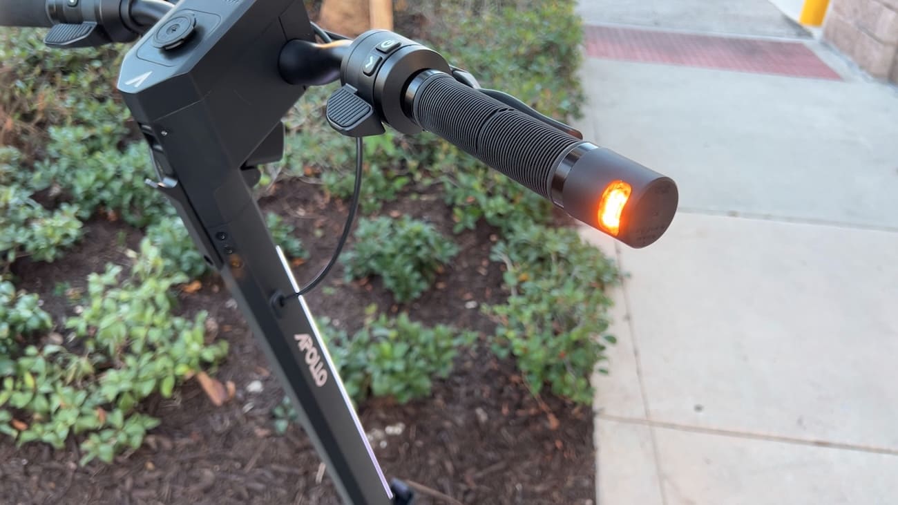 Apollo Phantom 2.0 review: A fast and capable electric scooter that ...