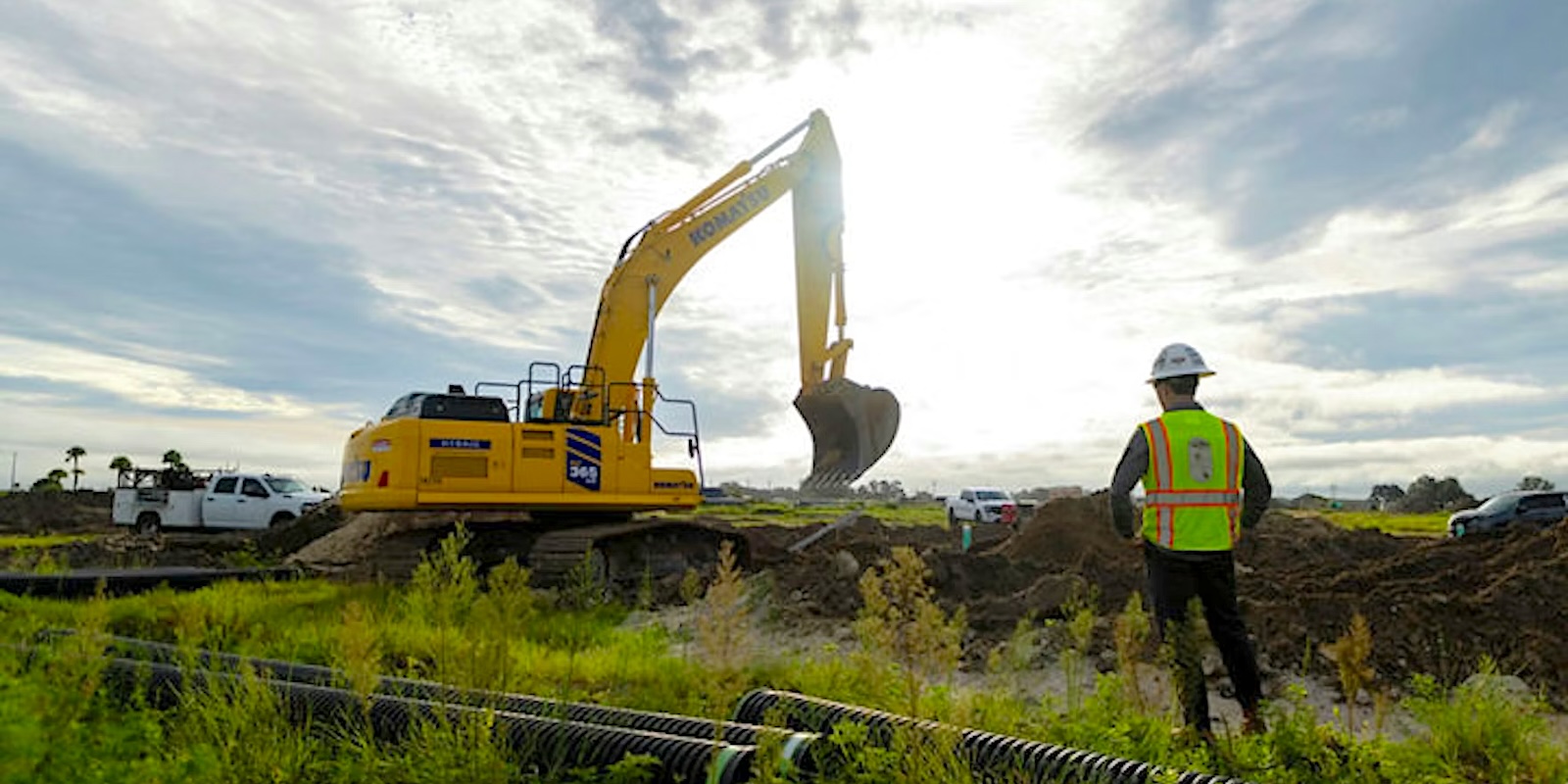 Komatsu's New PC365-11 Hybrid Excavator Boosts Power, Cuts Fuel Use