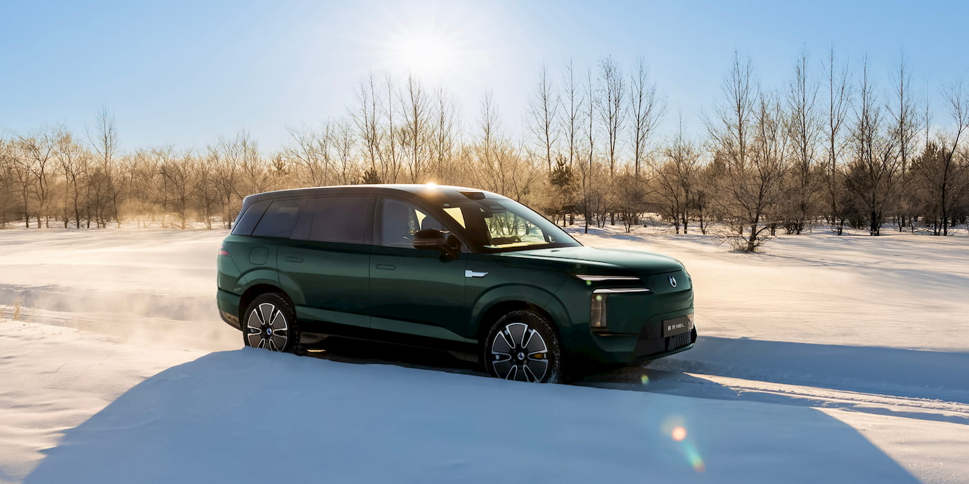 BYD-Denza-N8L-luxury-SUV