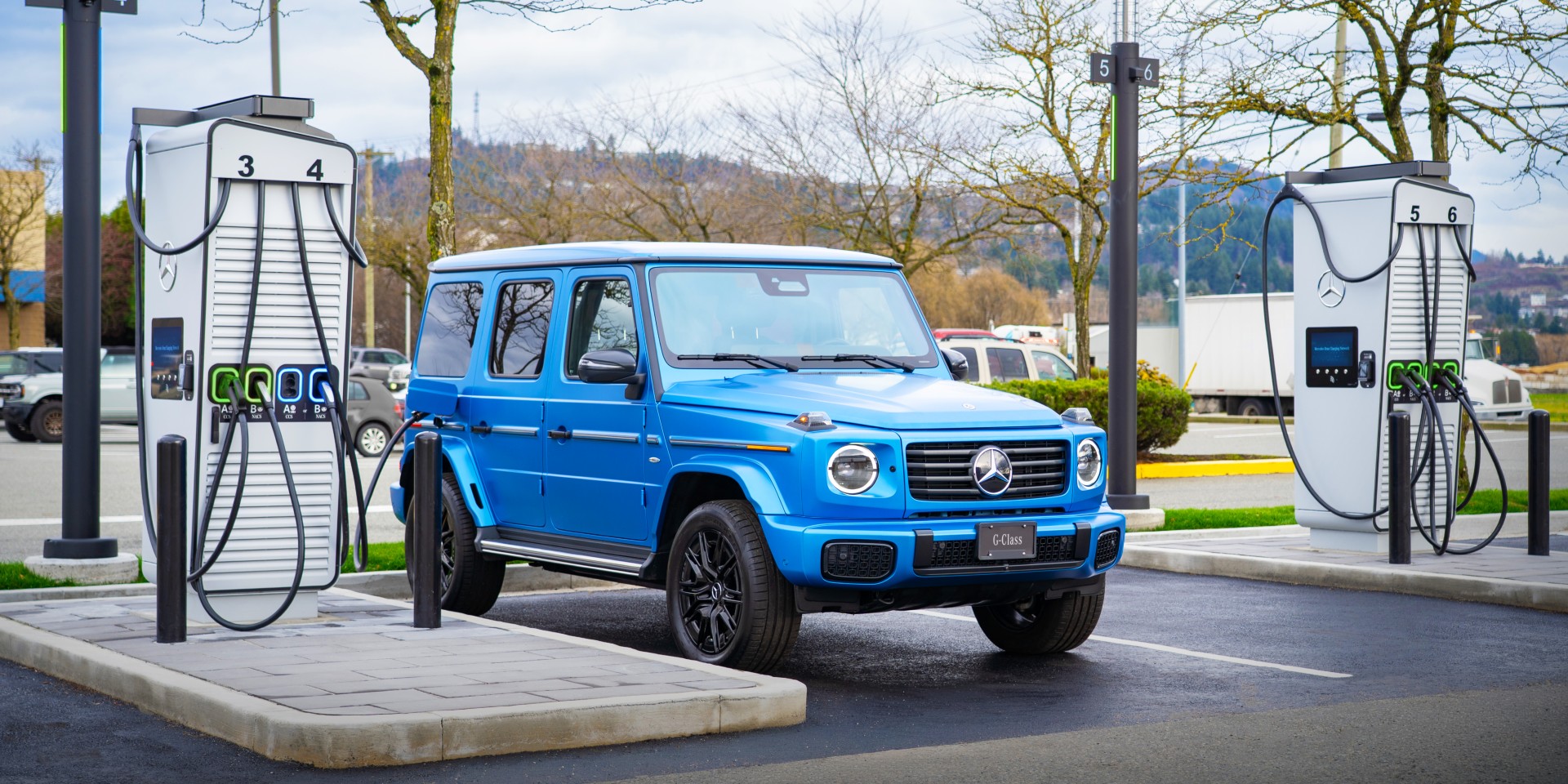 photo of Mercedes opens EV charging hubs in Canada with CCS + NACS at every stall image