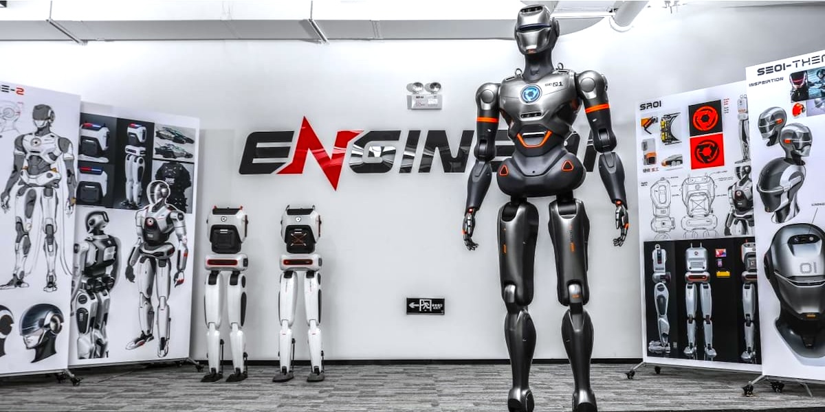 Humanoid robot connects to satellite, preps for space launch
