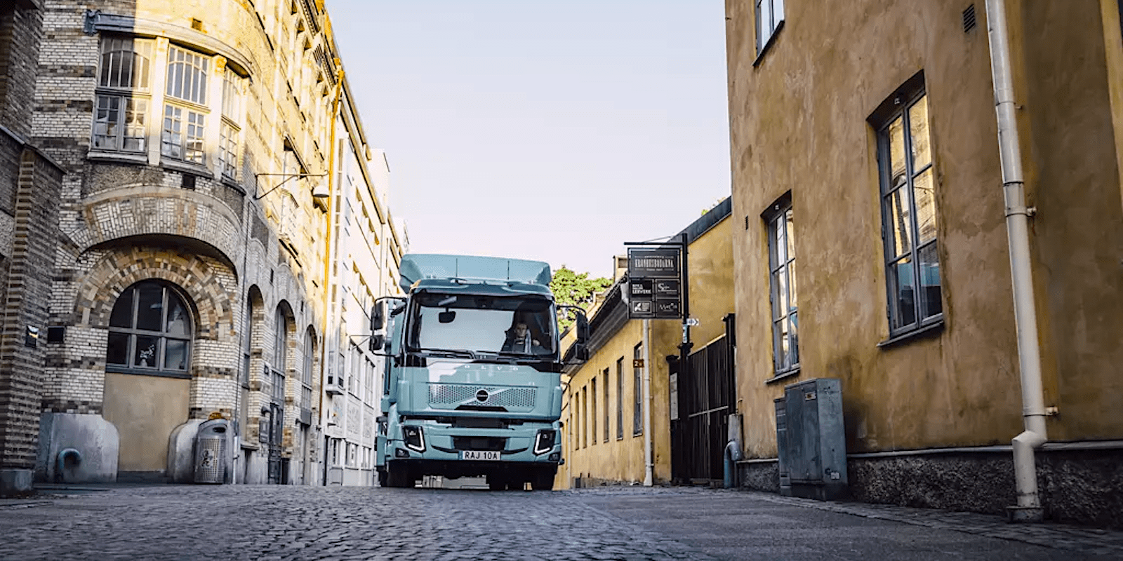 Volvo Trucks launches the 14-tonne Volvo FL Electric – tailor-made for city transports