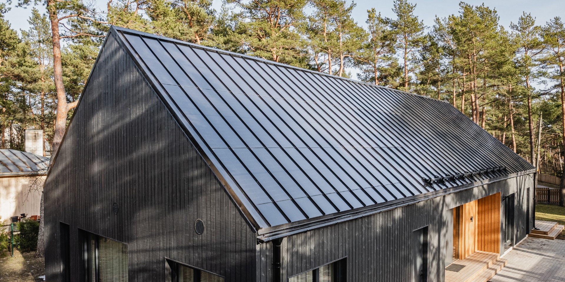 This European company’s sleek solar roof just made its US debut