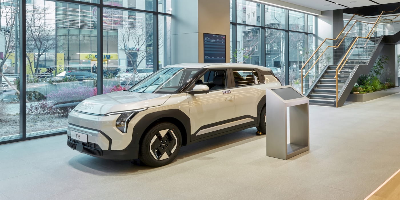 Kia-flagship-store-EVs