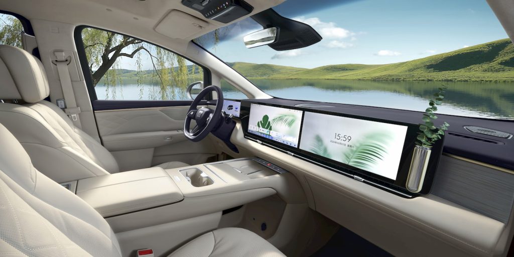 Buick-luxury-electric-van-interior