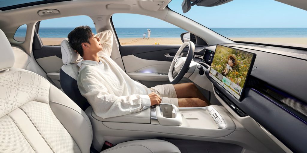 electric-SUV-semi-solid-state-battery-interior
