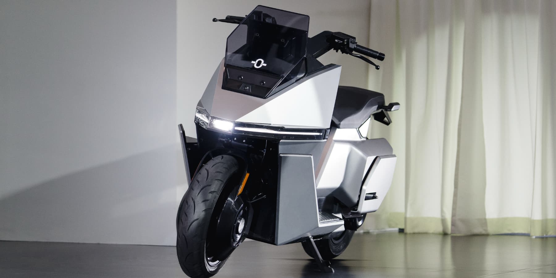 photo of The world’s first self-balancing electric motorcycle is now entering production image