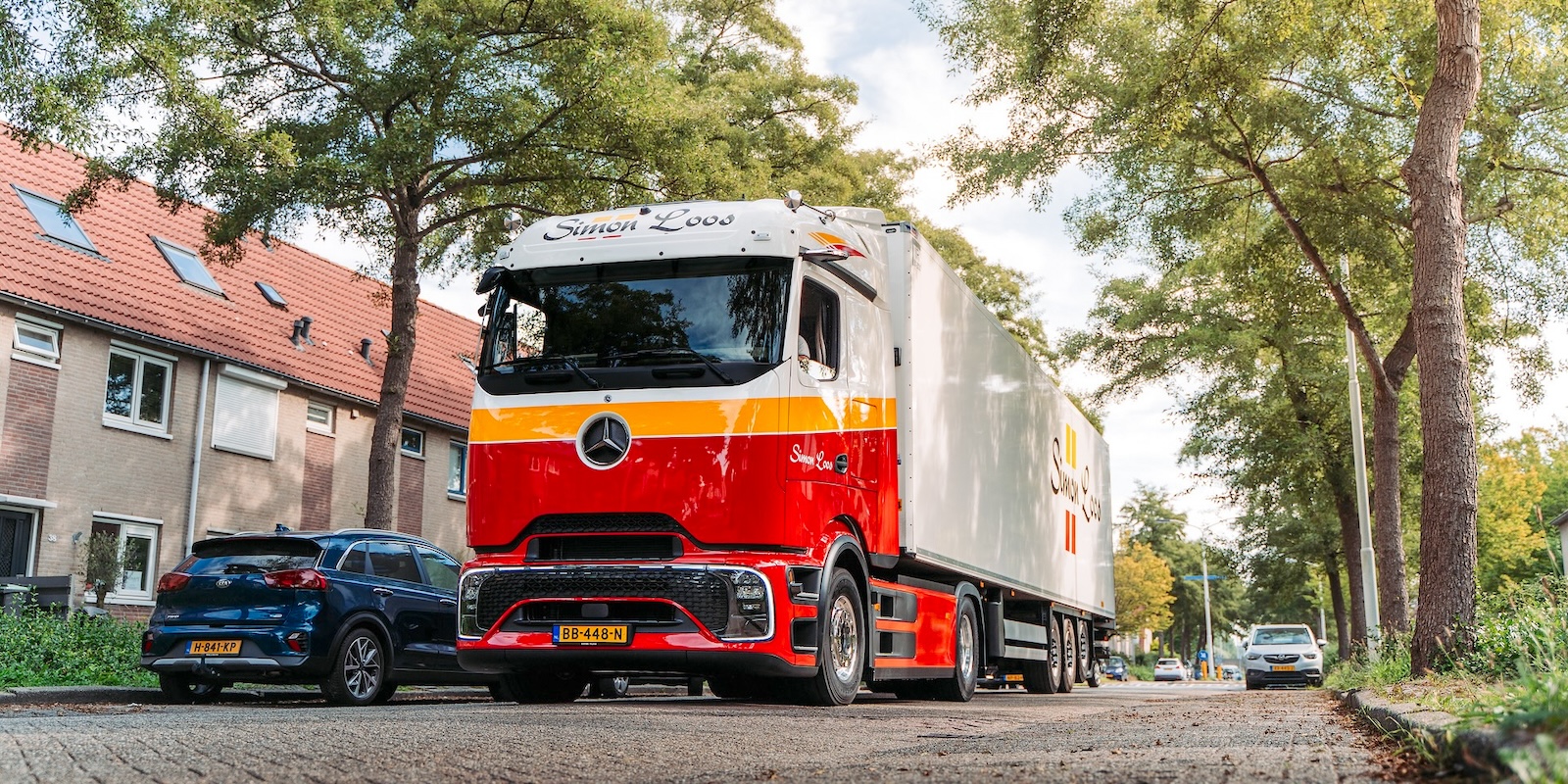 Major order for Mercedes-Benz Trucks: Simon Loos continues to accelerate fleet electrification with the eActros 600