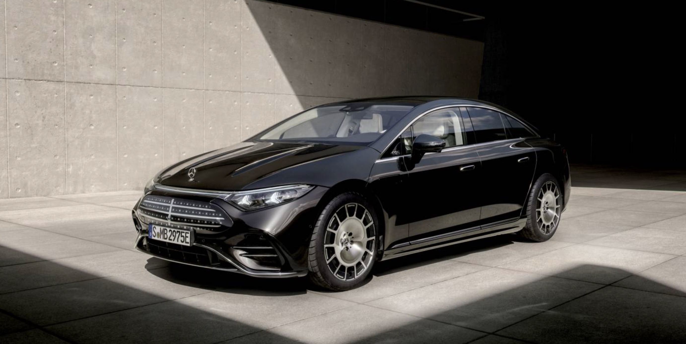 Mercedes-Benz unveils new EQS with 926 km range, 800V&hellip;