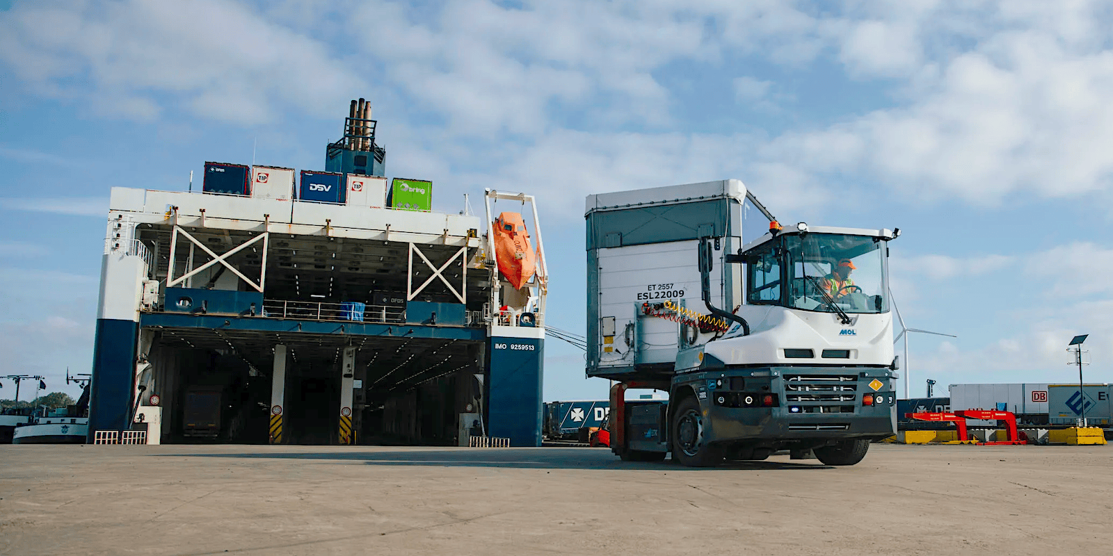 New electric 4x4 RoRo tractor gains traction as ports plug in