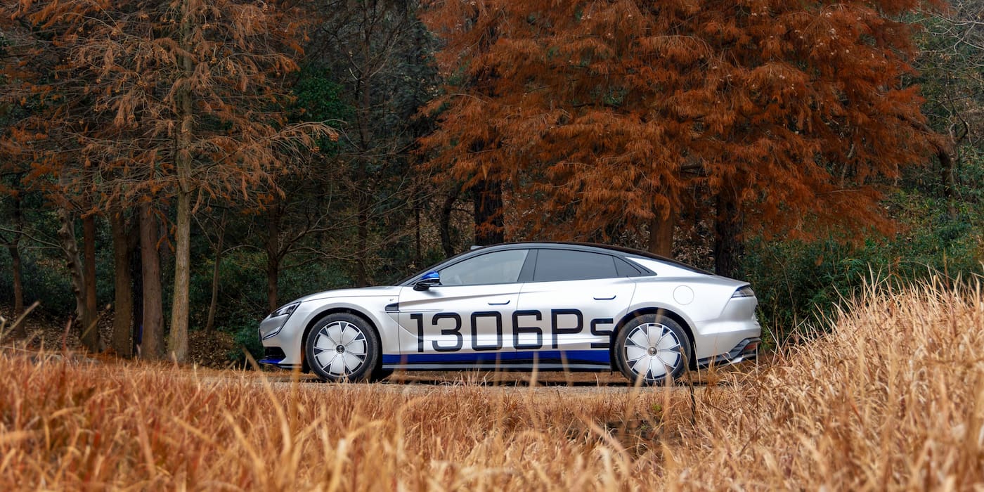 BYD’s chief scientist says solid-state EV batteries hit a…