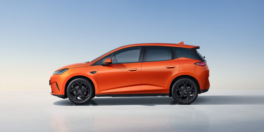 BYD-Dolphin-G-PHEV-side
