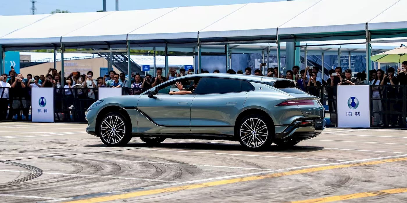 BYD-1,000-km-range-luxury-EV