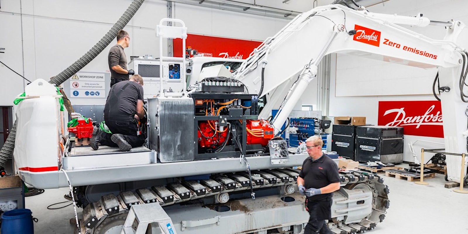 Danfoss’ Dextreme Max system reduces electric excavator power consumption by 35%, extending runtime by 53%