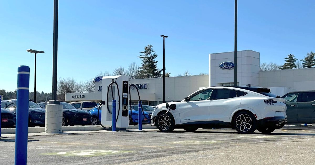 This Detroit Hyundai dealer wants $400 to charge your car