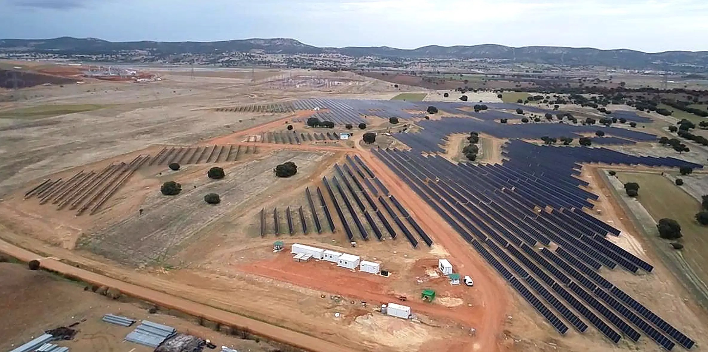 electrek.co - Fred Lambert - Tesla buys the entire output of a new 140 MW Texas solar farm