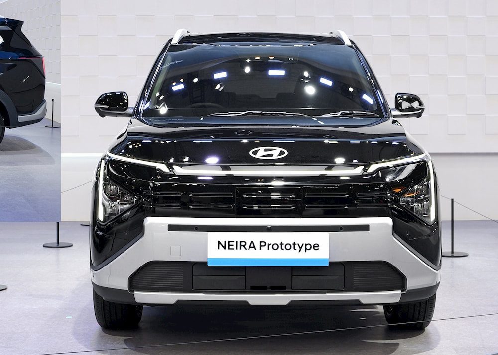 Hyundai-electric-minivan-Neira-EV-front