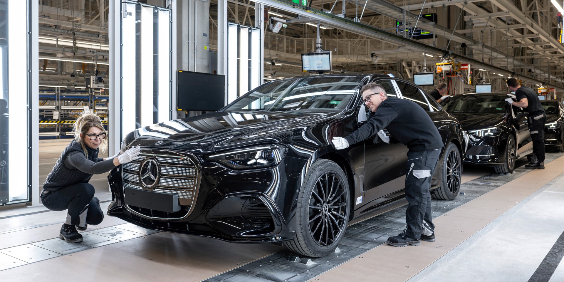 Mercedes is now building its new electric C-Class –&hellip;
