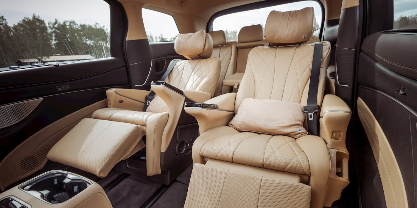 BYD-Denza-D9-luxury-interior
