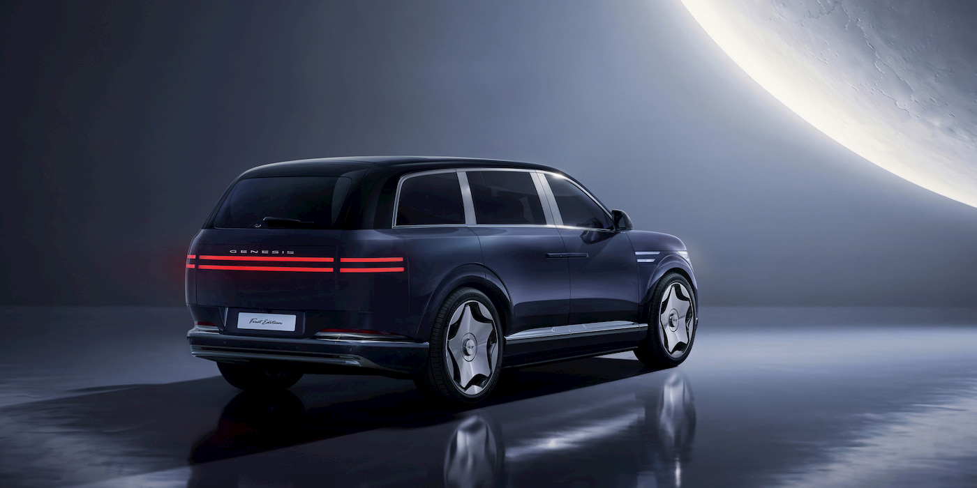 Genesis GV90 Neolun First Edition two-tone exterior at Palace of Fine Arts reveal 2026