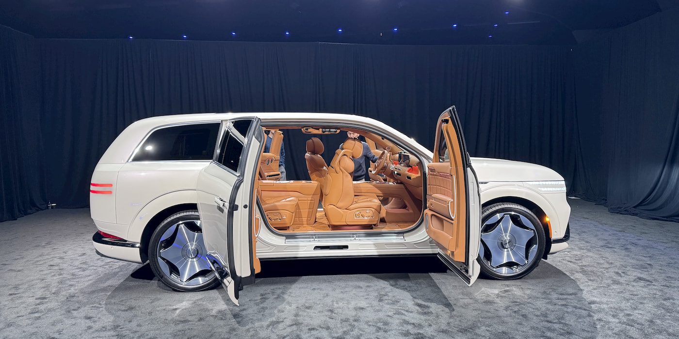 Genesis-GV90-coach-door-image