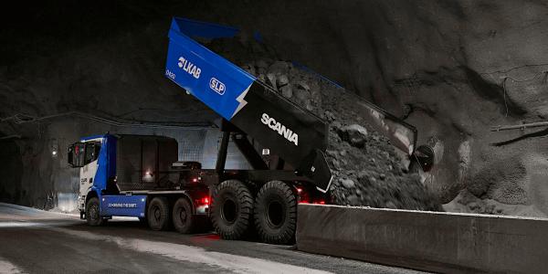 photo of 130-ton electric works 4,000 feet beneath the surface of the Earth [video] image