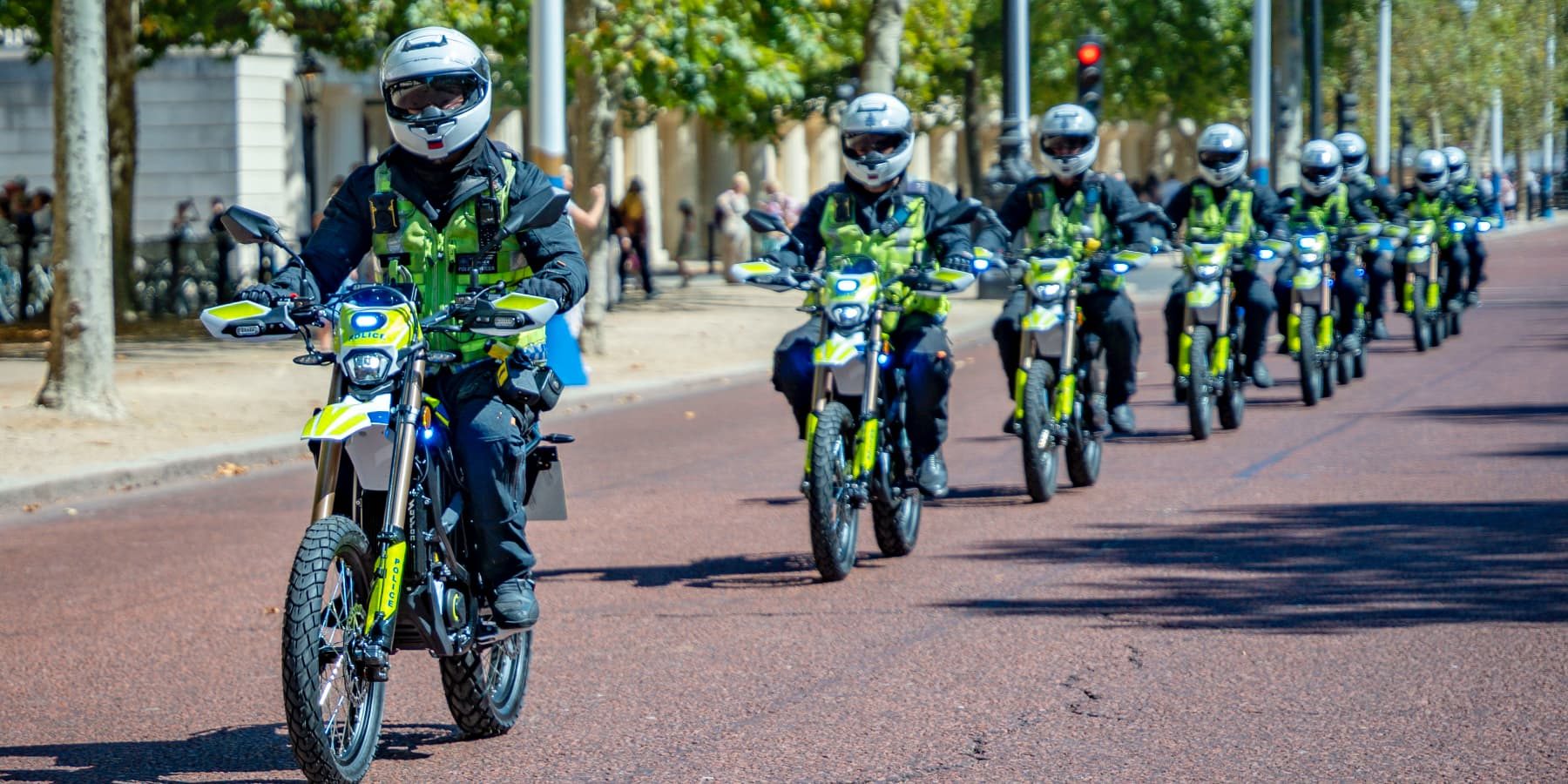 photo of London police are now using the same illegal e-bikes as the criminals they chase image