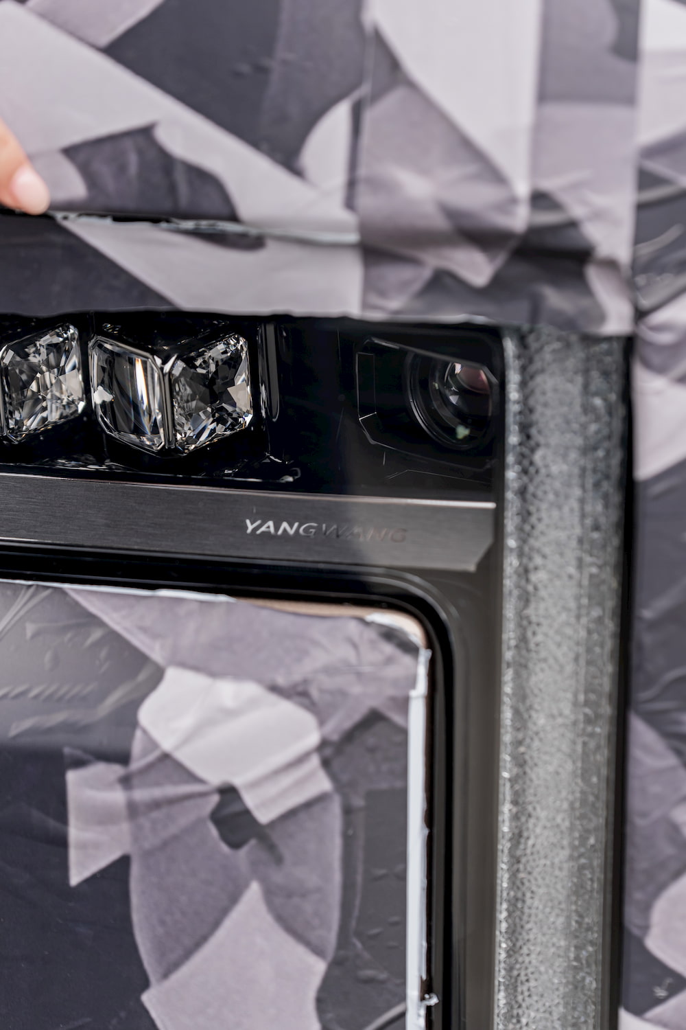 BYD-ultra-luxe-EV-solid-state-batteries